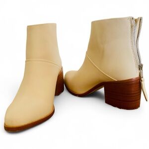 Nisolo Off-White Ankle Booties with Wooden Heel